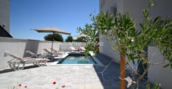 VIR, PRILIKA, NOVOGRADNJA, VILA S BAZENOM!