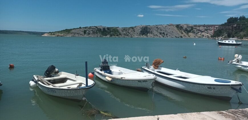 MASLENICA, PRILIKA! POGLED NA MORE, 200 M OD MORA!
