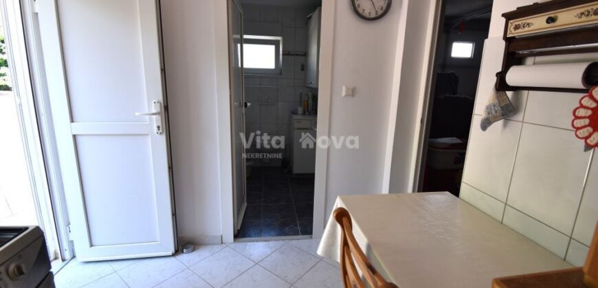 RAŽANAC- UREĐENA KUĆA, GARAŽA, VRT! RIJETKOST NA TRŽIŠTU!