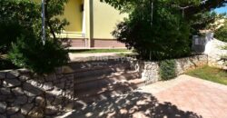 RAŽANAC- UREĐENA KUĆA, GARAŽA, VRT! RIJETKOST NA TRŽIŠTU!