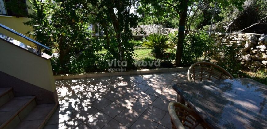 RAŽANAC- UREĐENA KUĆA, GARAŽA, VRT! RIJETKOST NA TRŽIŠTU!