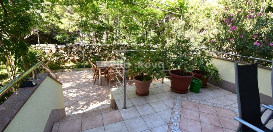 RAŽANAC- UREĐENA KUĆA, GARAŽA, VRT! RIJETKOST NA TRŽIŠTU!