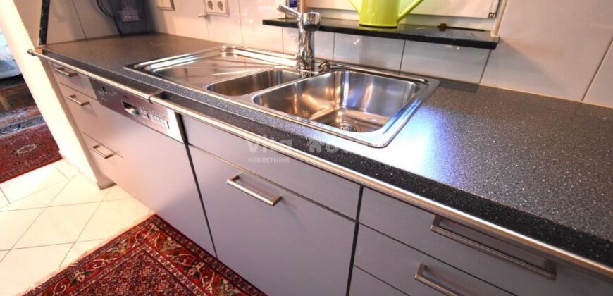 RAŽANAC- UREĐENA KUĆA, GARAŽA, VRT! RIJETKOST NA TRŽIŠTU!