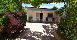 RAŽANAC- UREĐENA KUĆA, GARAŽA, VRT! RIJETKOST NA TRŽIŠTU!