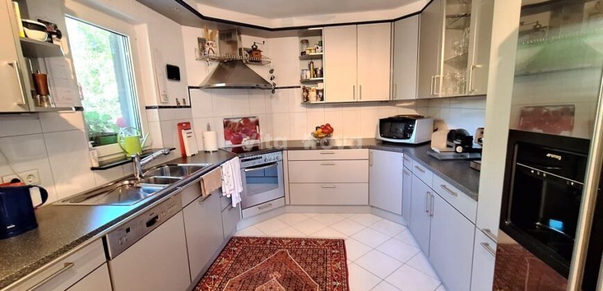 RAŽANAC- UREĐENA KUĆA, GARAŽA, VRT! RIJETKOST NA TRŽIŠTU!