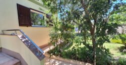 RAŽANAC- UREĐENA KUĆA, GARAŽA, VRT! RIJETKOST NA TRŽIŠTU!