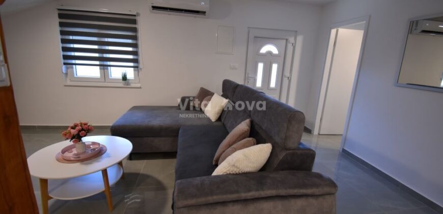 PLOČA- ZA RADNIKE, REŽIJE U CIJENI, NOVO UREĐENO! ZA 4 OSOBE