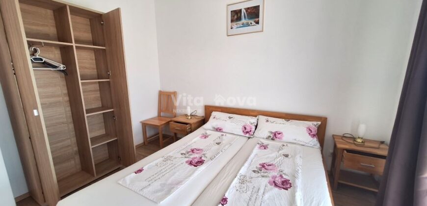 PRIVLAKA, ODLIČNA LOKACIJA! 80 m OD MORA!