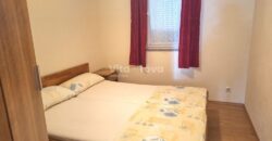 PRIVLAKA, ODLIČNA LOKACIJA! 80 m OD MORA!