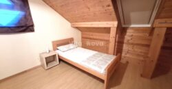 PRIVLAKA, ODLIČNA LOKACIJA! 80 m OD MORA!