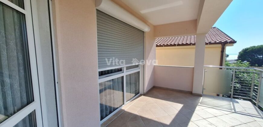 PRIVLAKA, ODLIČNA LOKACIJA! 80 m OD MORA!