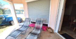 PRIVLAKA, ODLIČNA LOKACIJA! 80 m OD MORA!