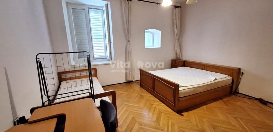 POLUOTOK, 62 m2, IDEALNO ZA URED