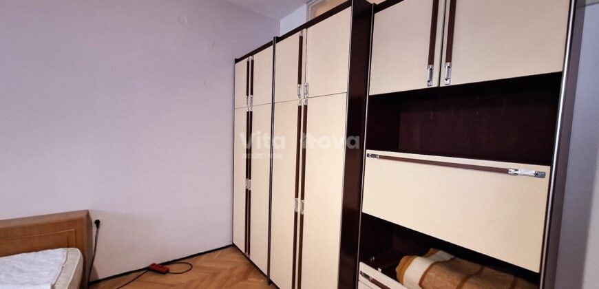 POLUOTOK, 62 m2, IDEALNO ZA URED