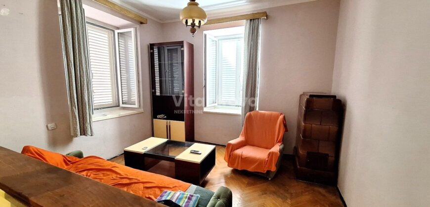 POLUOTOK, 62 m2, IDEALNO ZA URED