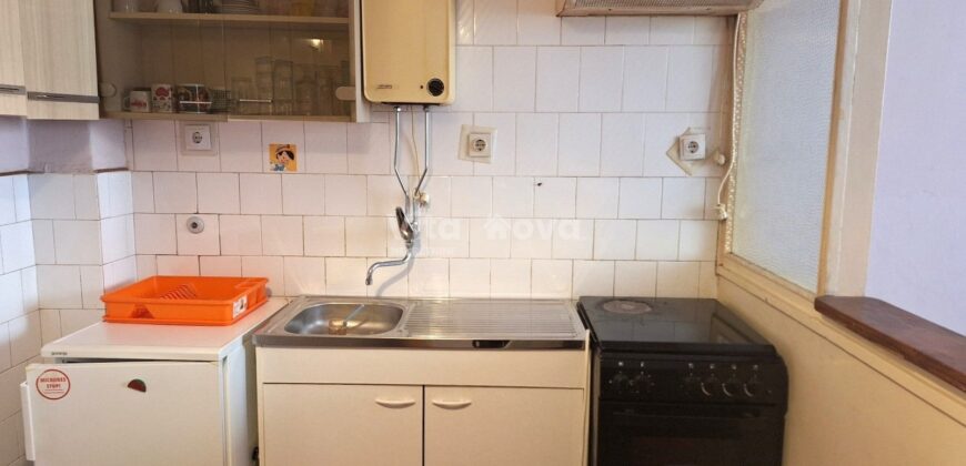 POLUOTOK, 62 m2, IDEALNO ZA URED