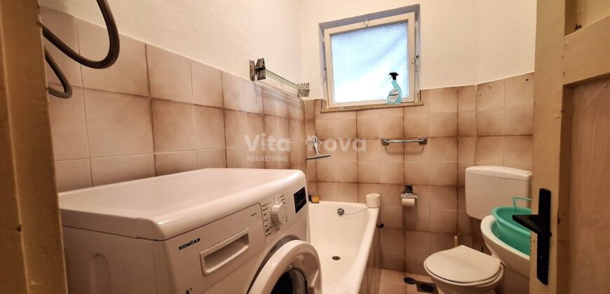 POLUOTOK, 62 m2, IDEALNO ZA URED