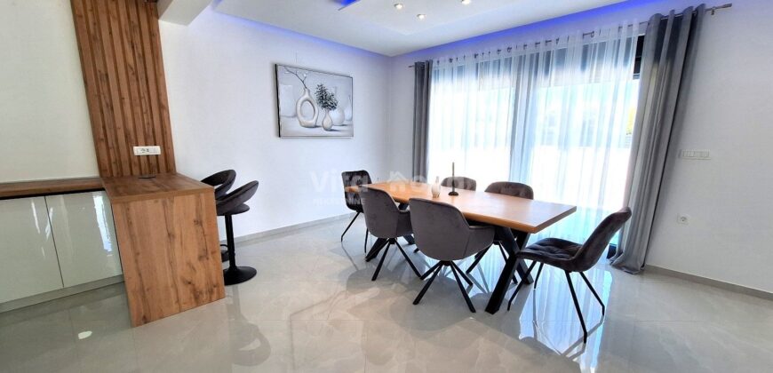 VIR, NOVOGRADNJA, BAZEN, KOMPLETNO OPREMLJENA!