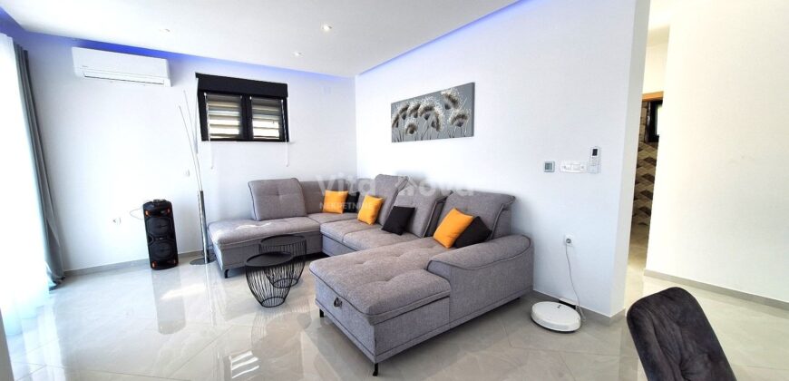 VIR, NOVOGRADNJA, BAZEN, KOMPLETNO OPREMLJENA!