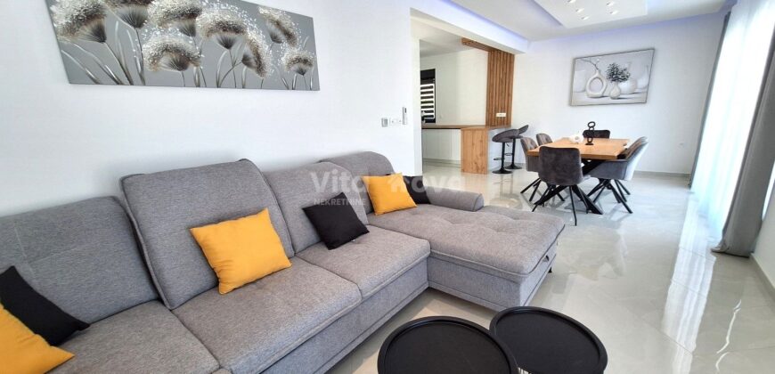 VIR, NOVOGRADNJA, BAZEN, KOMPLETNO OPREMLJENA!