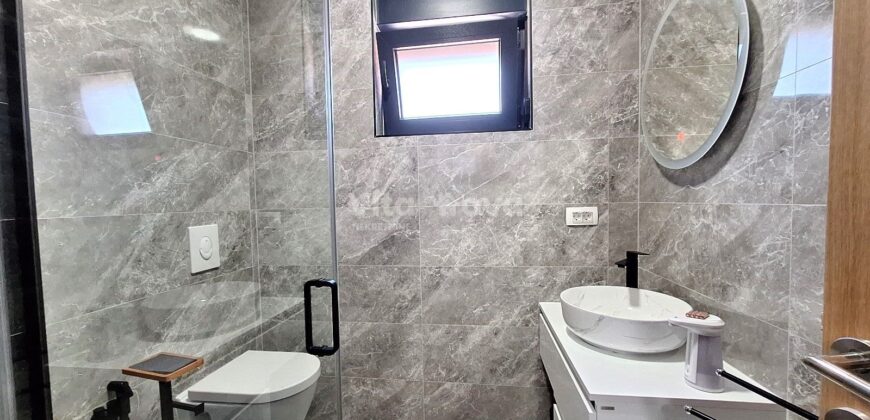 VIR, NOVOGRADNJA, BAZEN, KOMPLETNO OPREMLJENA!