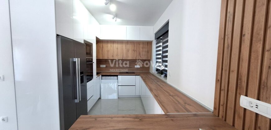 VIR, NOVOGRADNJA, BAZEN, KOMPLETNO OPREMLJENA!