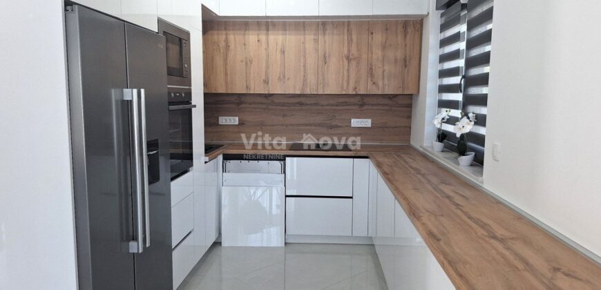 VIR, NOVOGRADNJA, BAZEN, KOMPLETNO OPREMLJENA!