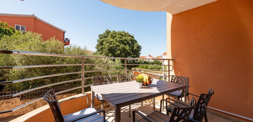 BORIK, 2-SOBAN, DUGOROČNO!