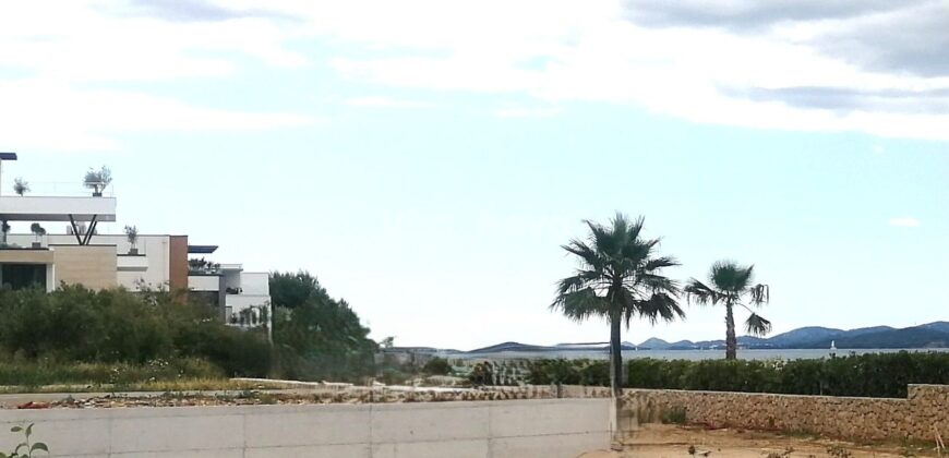 SUKOŠAN – 35 M OD MORA, EKSKLUZIVNA LOKACIJA!