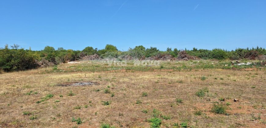 SV. FILIP I JAKOV, 2935 M2, GRAĐ. ZONA, MIRNI PREDIO!