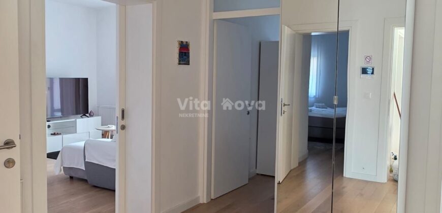 BORIK, 3-SOBAN, VRHUNSKI OPREMLJEN, DUGOROČNO!