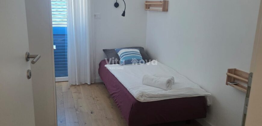 BORIK, 3-SOBAN, VRHUNSKI OPREMLJEN, DUGOROČNO!