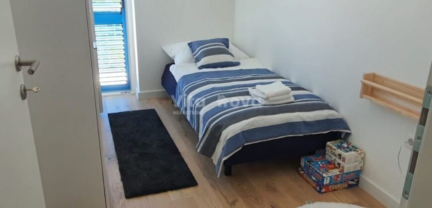 BORIK, 3-SOBAN, VRHUNSKI OPREMLJEN, DUGOROČNO!