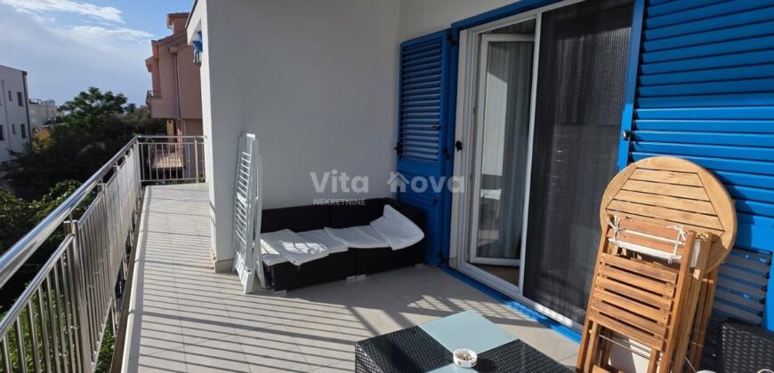 BORIK, 3-SOBAN, VRHUNSKI OPREMLJEN, DUGOROČNO!