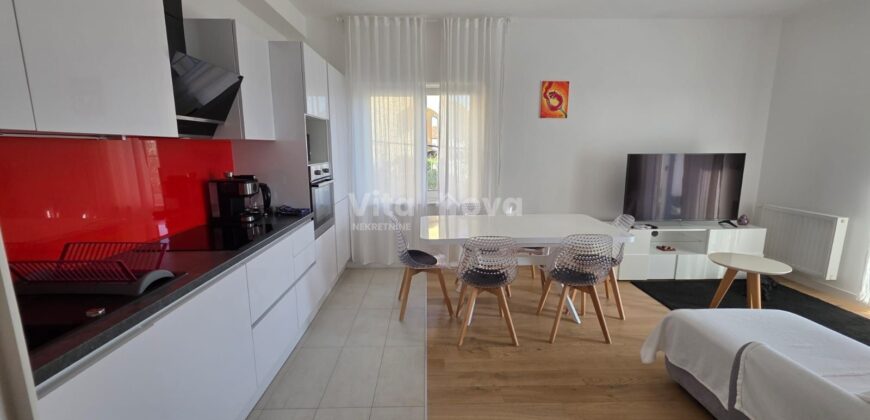 BORIK, 3-SOBAN, VRHUNSKI OPREMLJEN, DUGOROČNO!