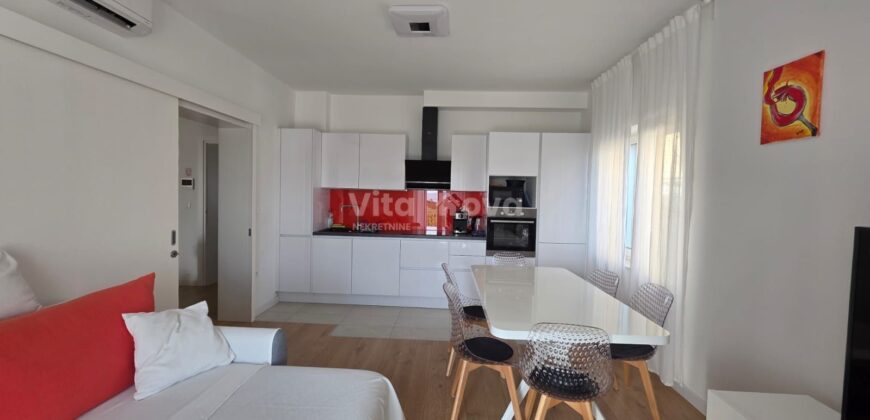 BORIK, 3-SOBAN, VRHUNSKI OPREMLJEN, DUGOROČNO!