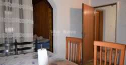 POLIČNIK, ZA MAX. 8 RADNIKA, GARAŽA I SKLADIŠTE!