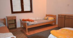 POLIČNIK, ZA MAX. 8 RADNIKA, GARAŽA I SKLADIŠTE!