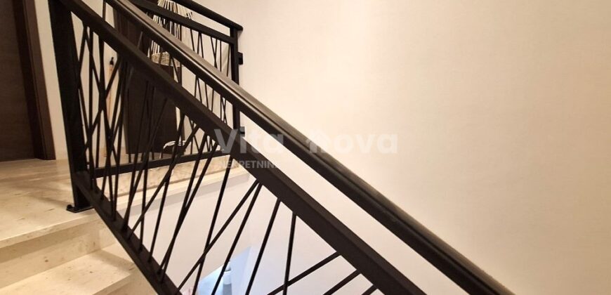 VIR, PRILIKA, NOVOGRADNJA, VILA S BAZENOM!