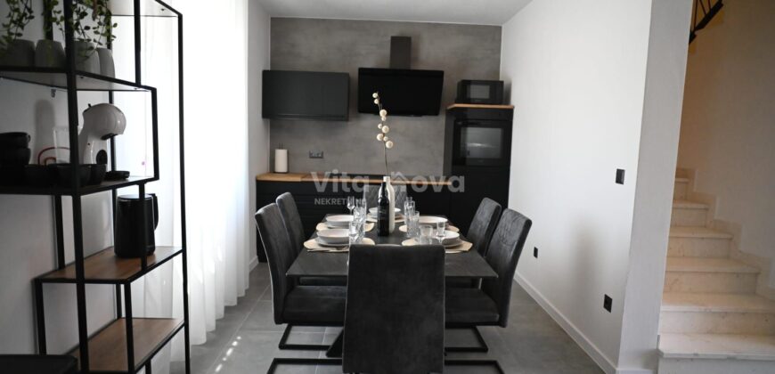 VIR, PRILIKA, NOVOGRADNJA, VILA S BAZENOM!