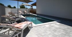 VIR, PRILIKA, NOVOGRADNJA, VILA S BAZENOM!