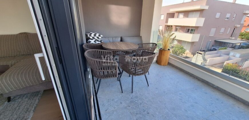 BORIK, NA CIJELU GODINU, NOVOGRADNJA, LIFT, GARAŽA!