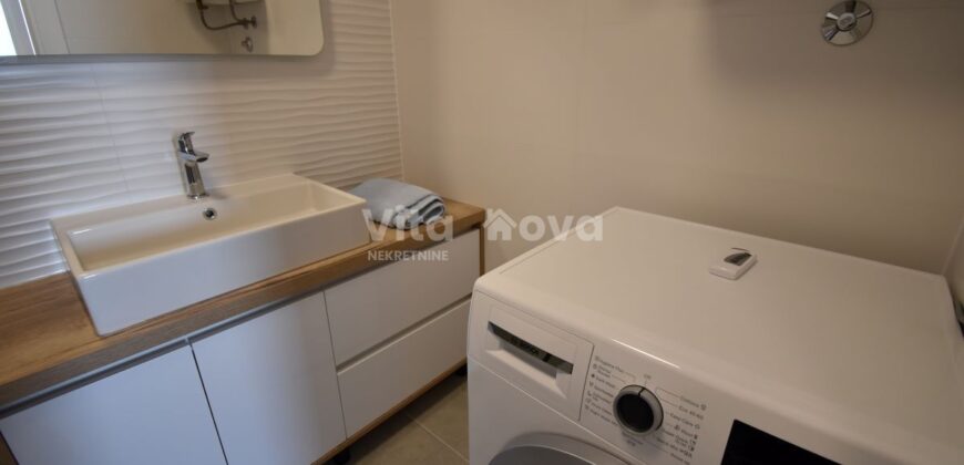 BORIK, NA CIJELU GODINU, NOVOGRADNJA, LIFT, GARAŽA!