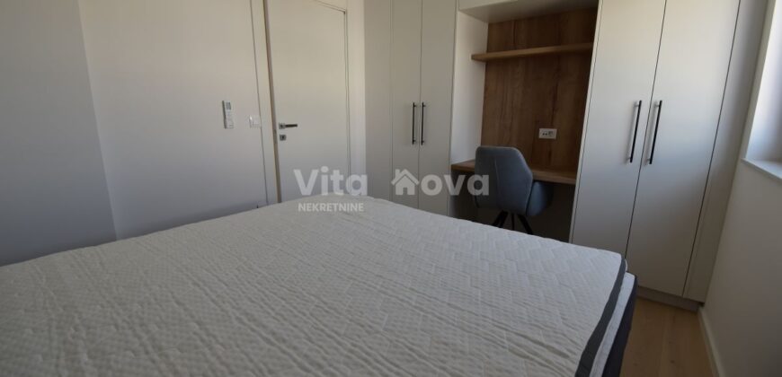 BORIK, NA CIJELU GODINU, NOVOGRADNJA, LIFT, GARAŽA!