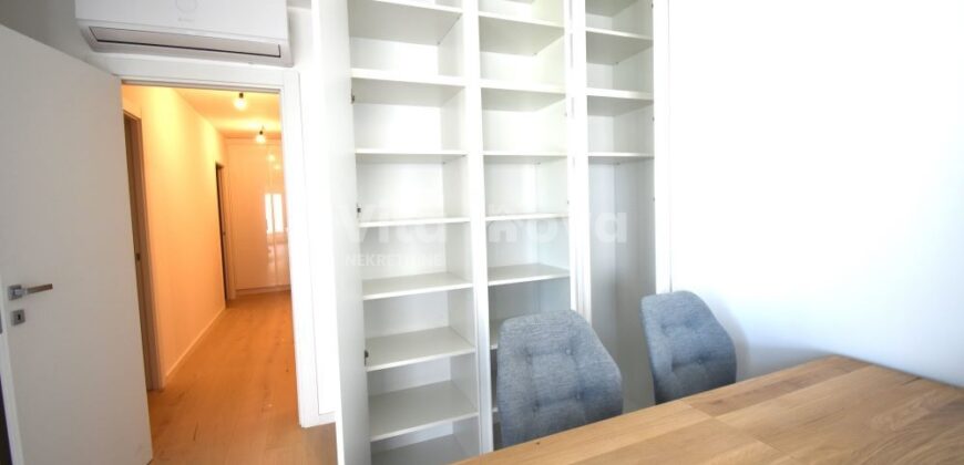 BORIK, NA CIJELU GODINU, NOVOGRADNJA, LIFT, GARAŽA!