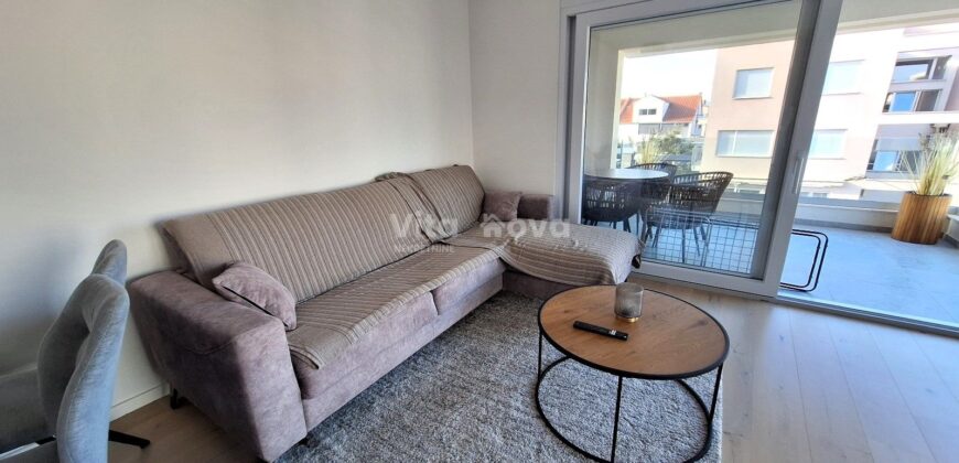 BORIK, NA CIJELU GODINU, NOVOGRADNJA, LIFT, GARAŽA!