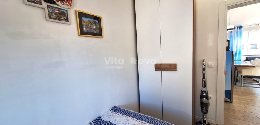 TURANJ, POGLED NA MORE, 50 M OD MORA, NOVOGRADNJA, 2 SP. SOBE!