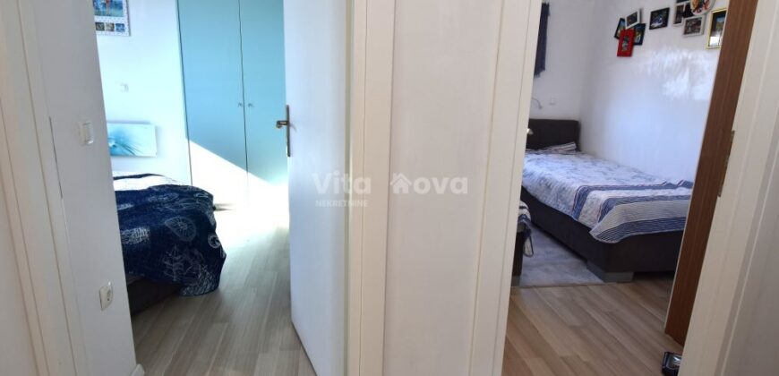 TURANJ, POGLED NA MORE, 50 M OD MORA, NOVOGRADNJA, 2 SP. SOBE!