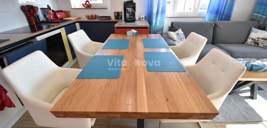 TURANJ, POGLED NA MORE, 50 M OD MORA, NOVOGRADNJA, 2 SP. SOBE!
