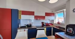 TURANJ, POGLED NA MORE, 50 M OD MORA, NOVOGRADNJA, 2 SP. SOBE!